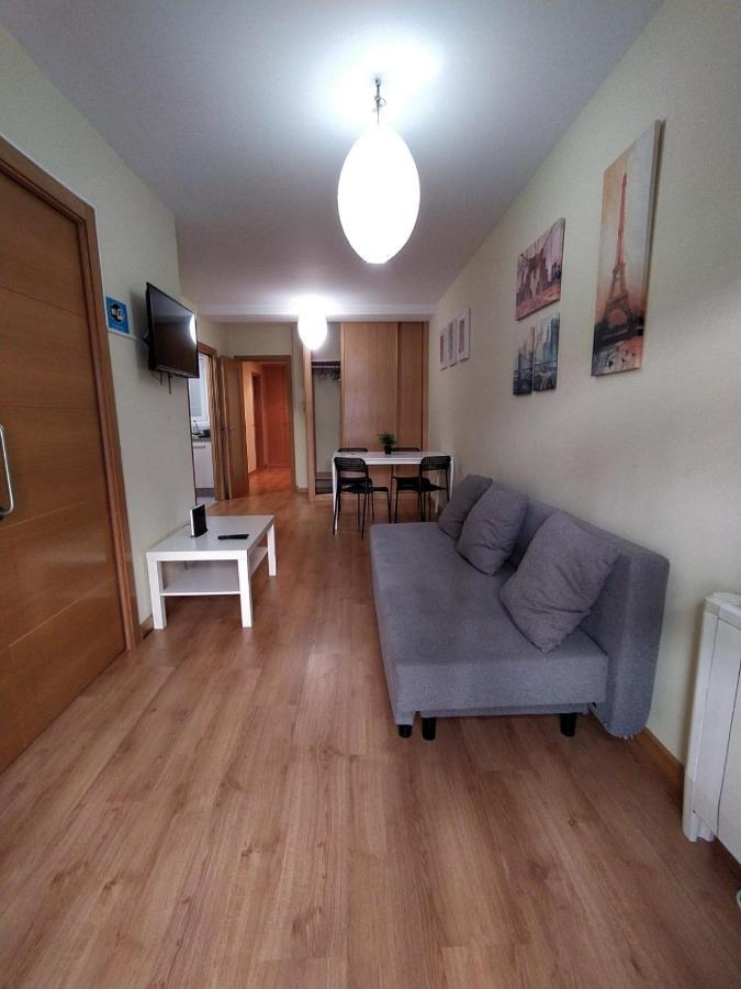 San Pedro 64 Apartment Lugo Bagian luar foto